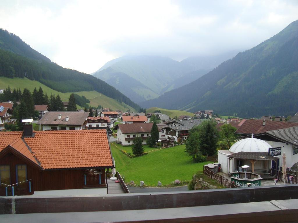 Tanneck Garni Apartamento Berwang Quarto foto